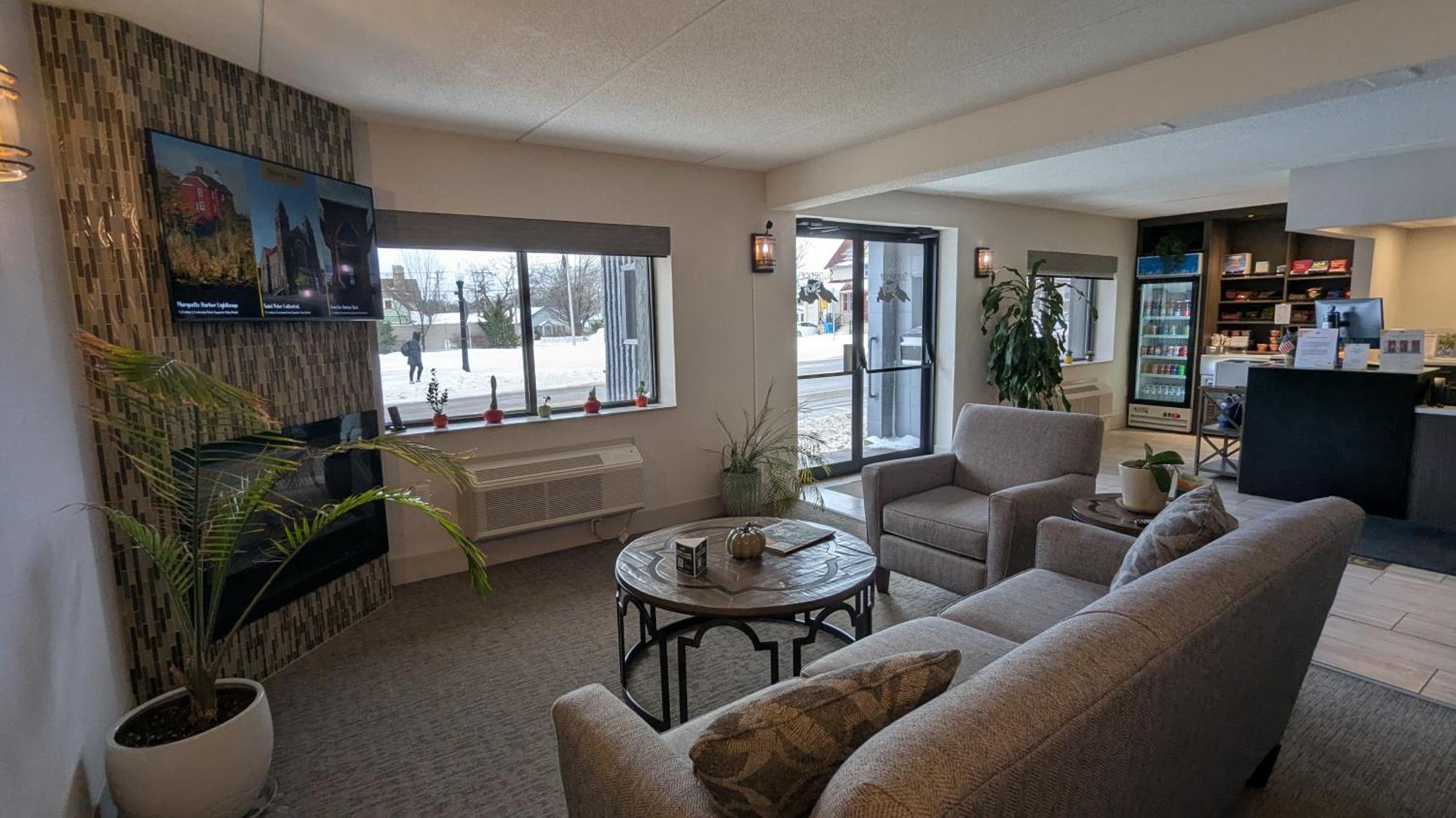 Superior Stay Hotel Marquette Eksteriør billede